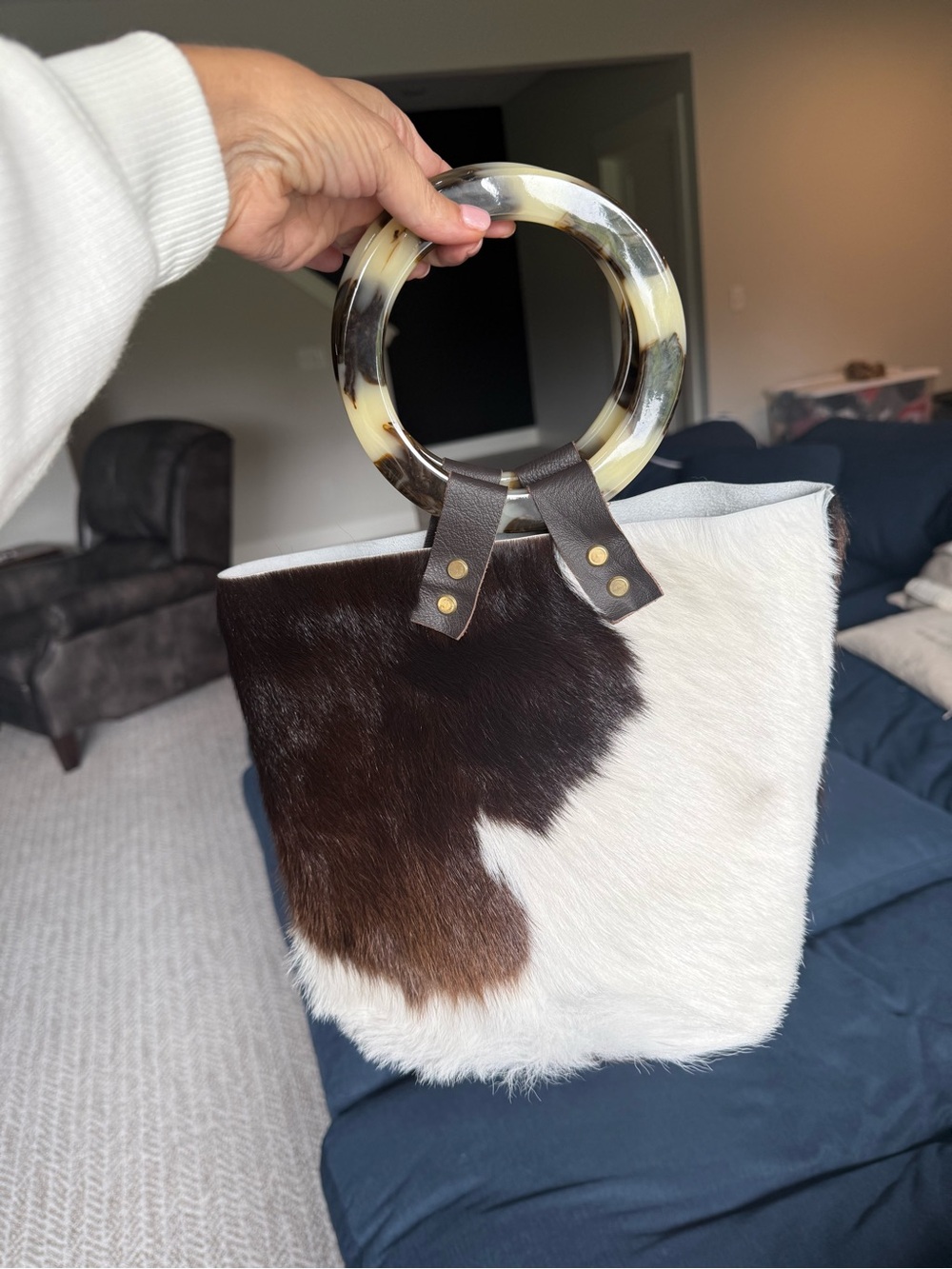 Haircalf boutique bag with Round Handle